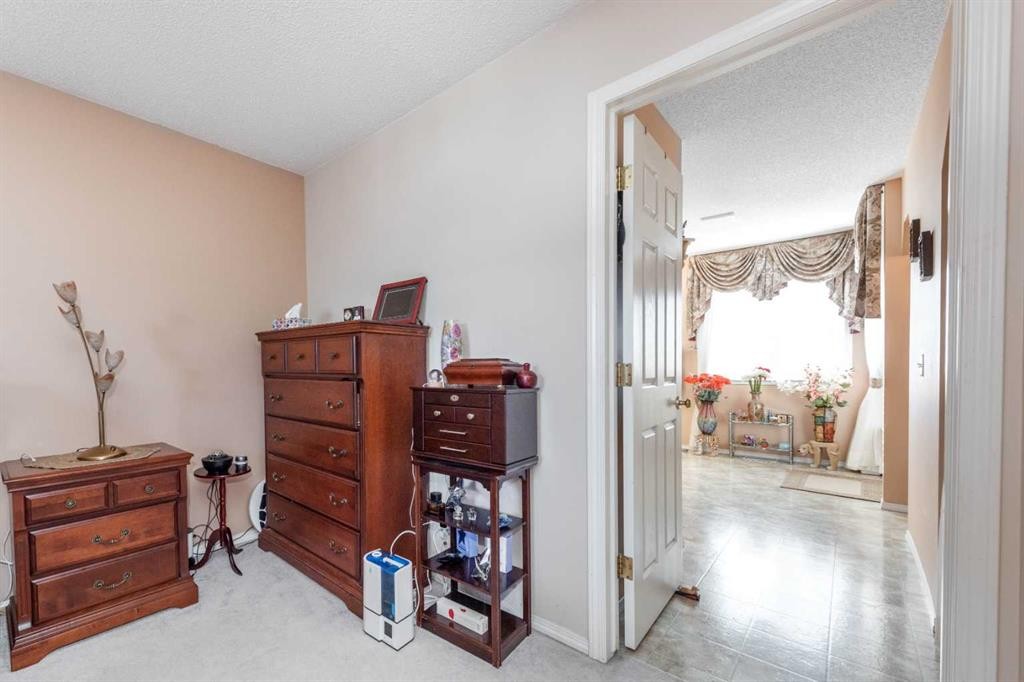 26 Citadel Crest Link Nw, Calgary, AB - Indoor