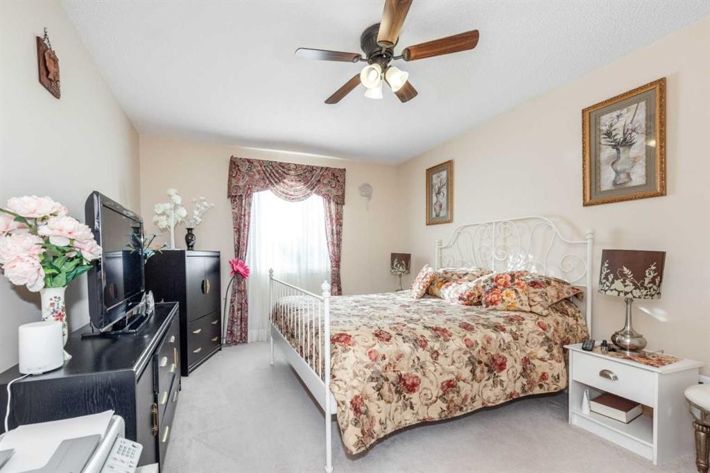 26 Citadel Crest Link Nw, Calgary, AB - Indoor Photo Showing Bedroom