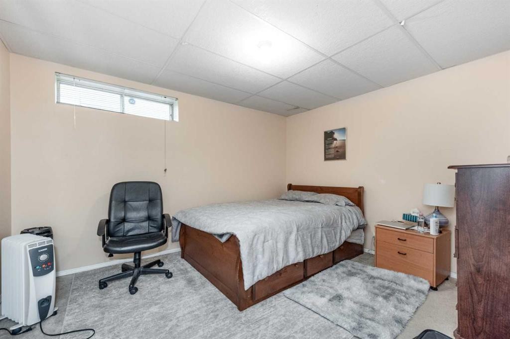 26 Citadel Crest Link Nw, Calgary, AB - Indoor Photo Showing Bedroom