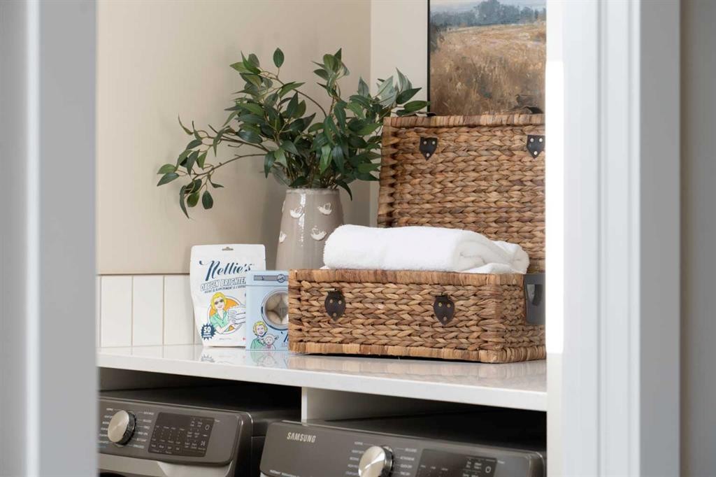 47 Sundown Crescent, Cochrane, AB - Indoor Photo Showing Other Room