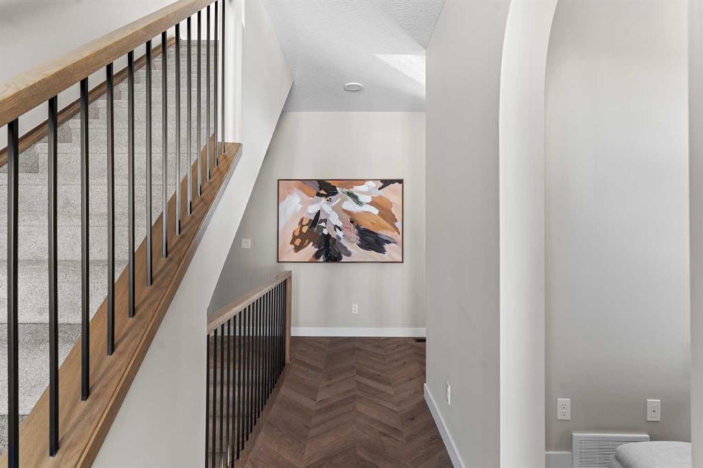 47 Sundown Crescent, Cochrane, AB - Indoor Photo Showing Other Room