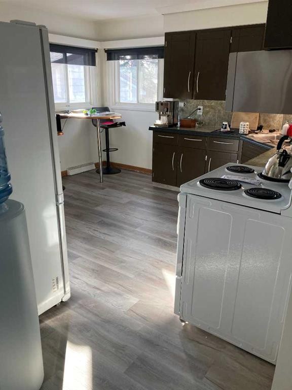 84 Waterloo Drive Sw, Calgary, AB - Indoor Photo Showing Kitchen