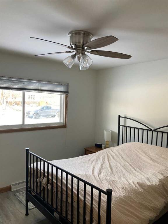 84 Waterloo Drive Sw, Calgary, AB - Indoor Photo Showing Bedroom