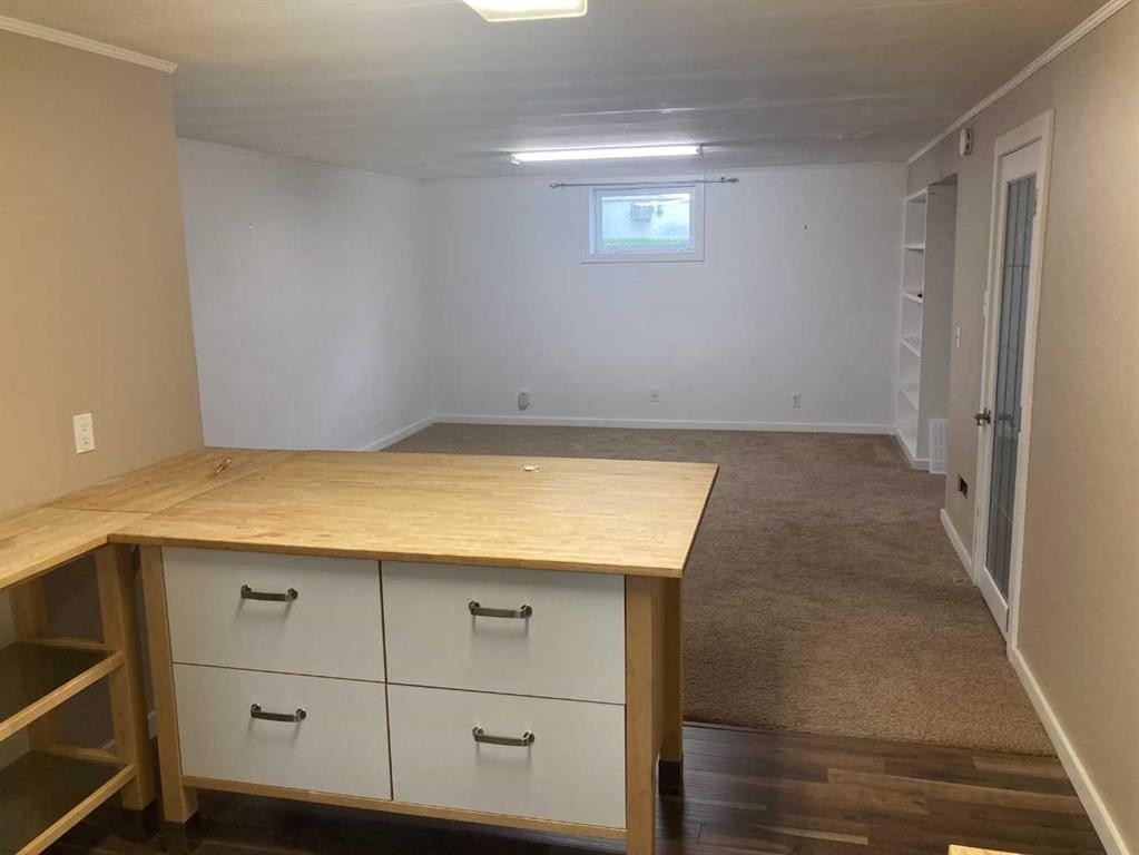 84 Waterloo Drive Sw, Calgary, AB - Indoor