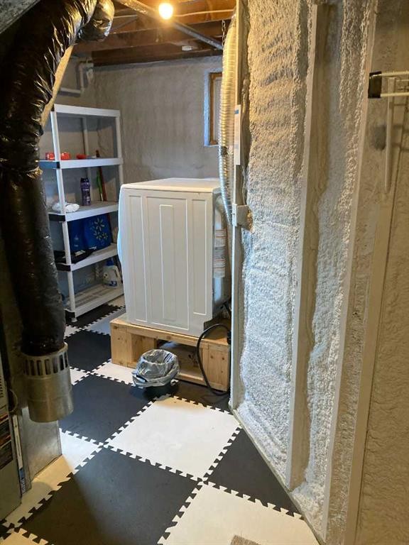 84 Waterloo Drive Sw, Calgary, AB - Indoor