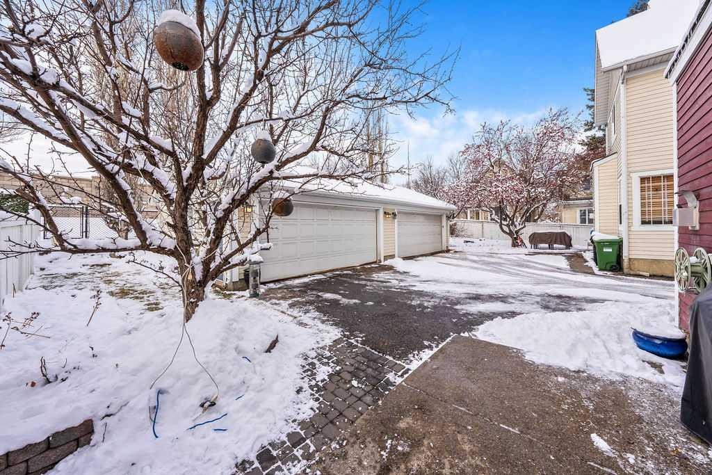 78 Ypres Green Sw, Calgary, AB - Outdoor