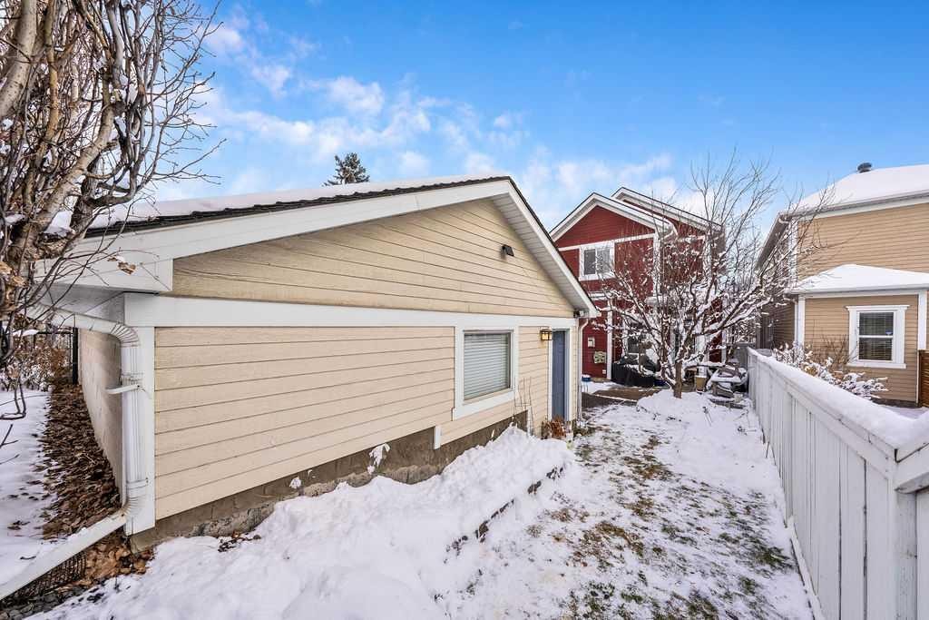 78 Ypres Green Sw, Calgary, AB - Outdoor With Exterior