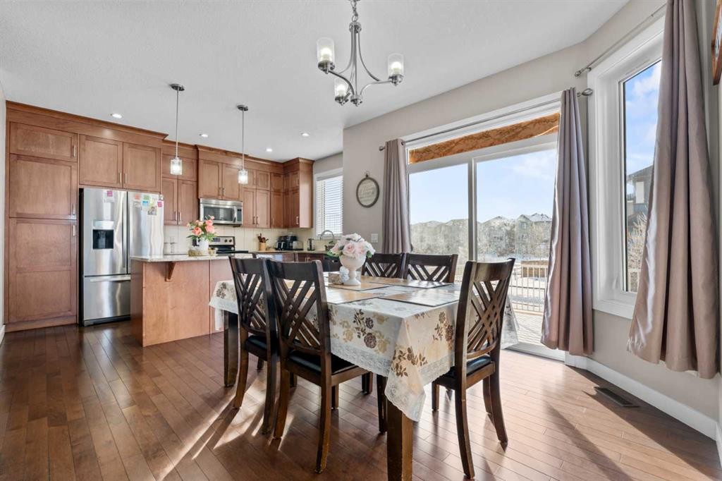 8487 Saddlebrook Drive Ne, Calgary, AB - Indoor Photo Showing Dining Room