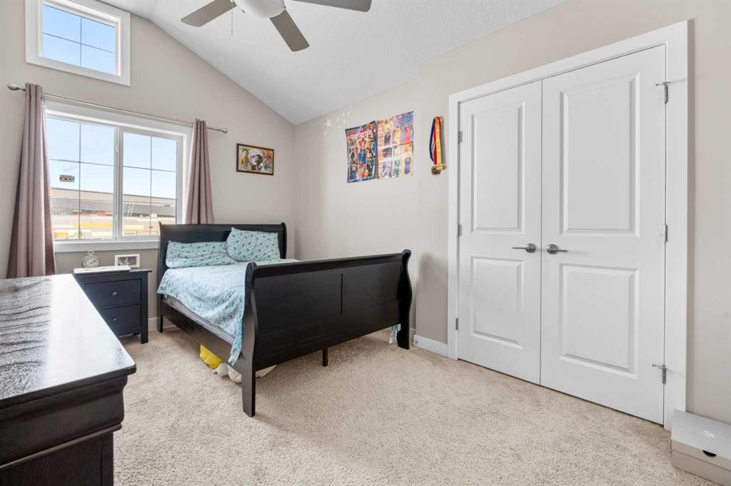 8487 Saddlebrook Drive Ne, Calgary, AB - Indoor Photo Showing Bedroom