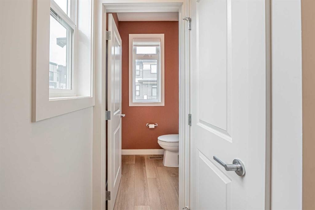 101-550 Seton Circle Se, Calgary, AB - Indoor Photo Showing Bathroom