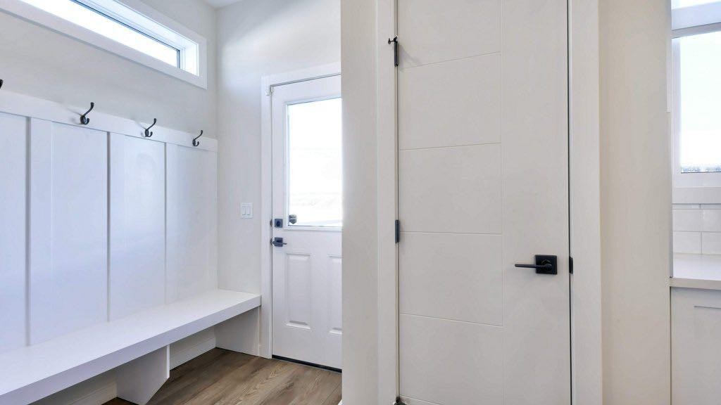 862 Wolf Willow Boulevard Se, Calgary, AB - Indoor Photo Showing Other Room