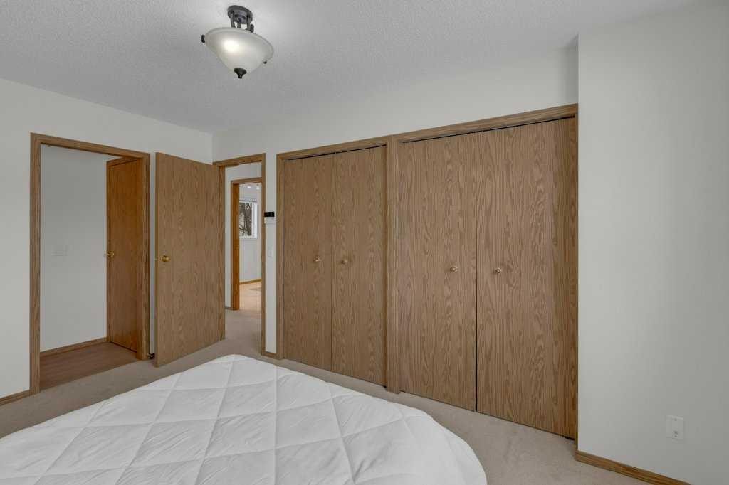 9473 Hidden Valley Drive Nw, Calgary, AB