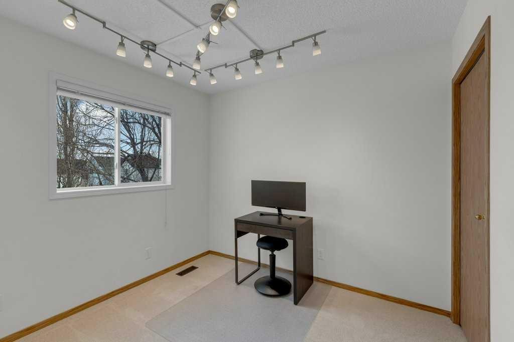 9473 Hidden Valley Drive Nw, Calgary, AB