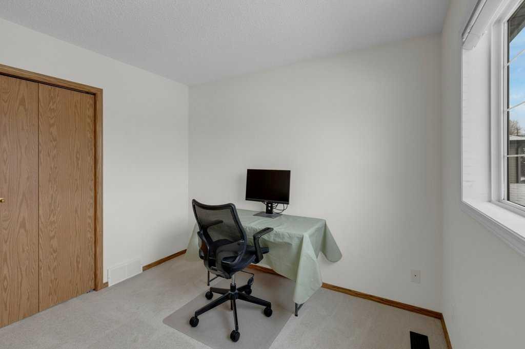 9473 Hidden Valley Drive Nw, Calgary, AB