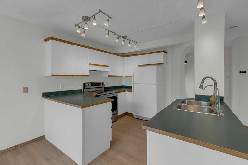 9473 Hidden Valley Drive Nw, Calgary, AB