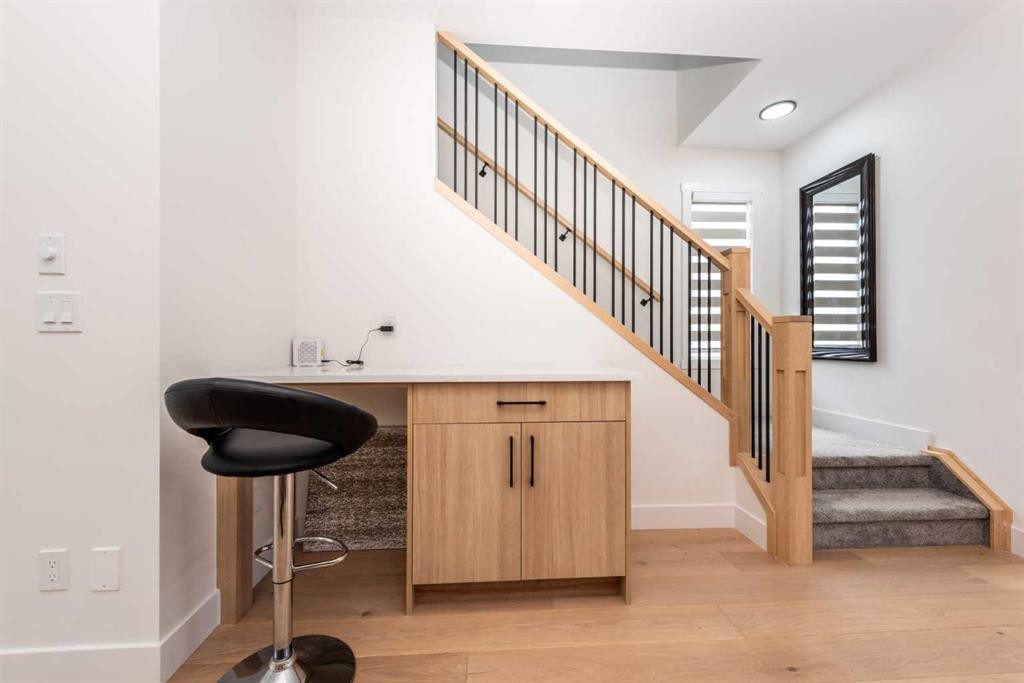 31 Harvard Street Nw, Calgary, AB - Indoor Photo Showing Other Room