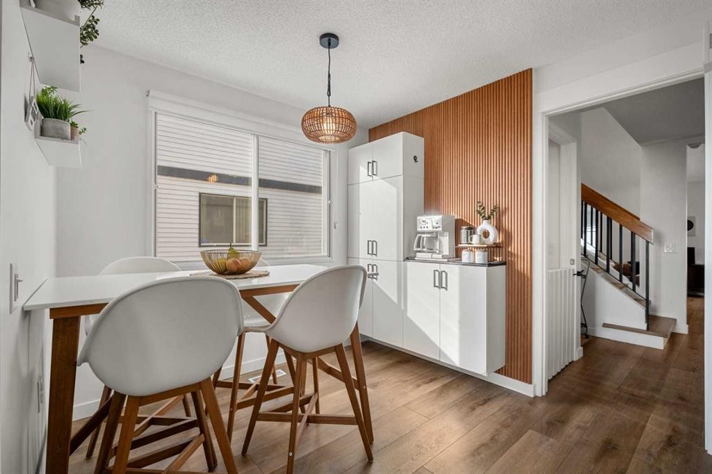 55 Coach Gate Way Sw, Calgary, AB - Indoor