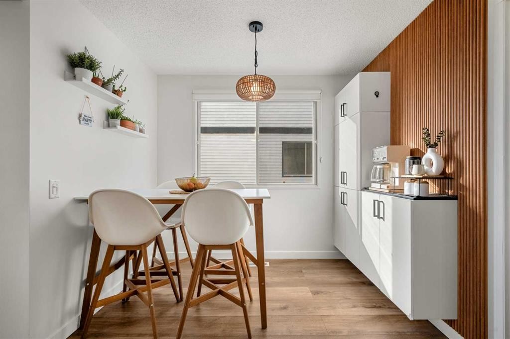 55 Coach Gate Way Sw, Calgary, AB - Indoor Photo Showing Other Room