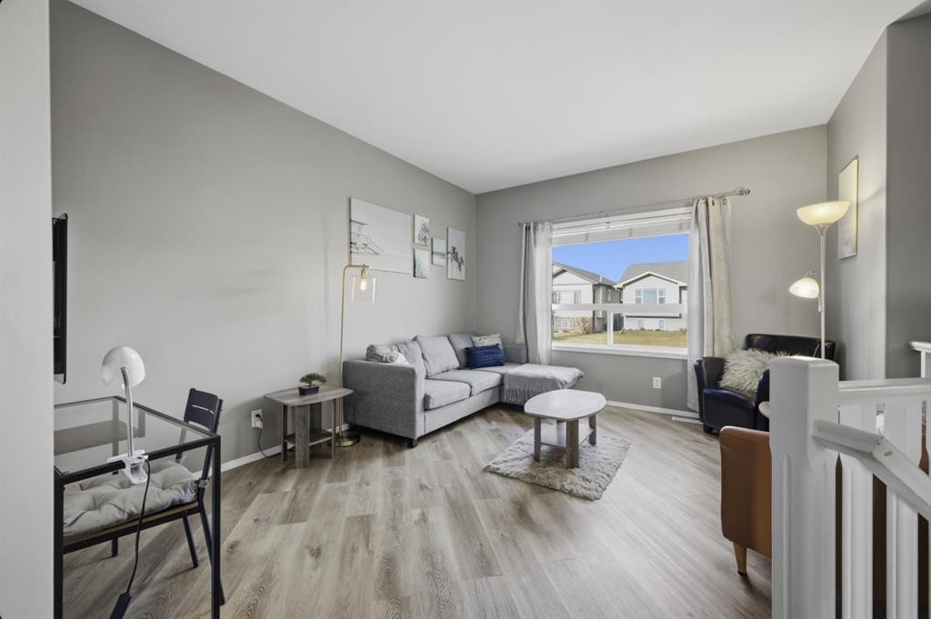 8 Horne Close, Sylvan Lake, AB