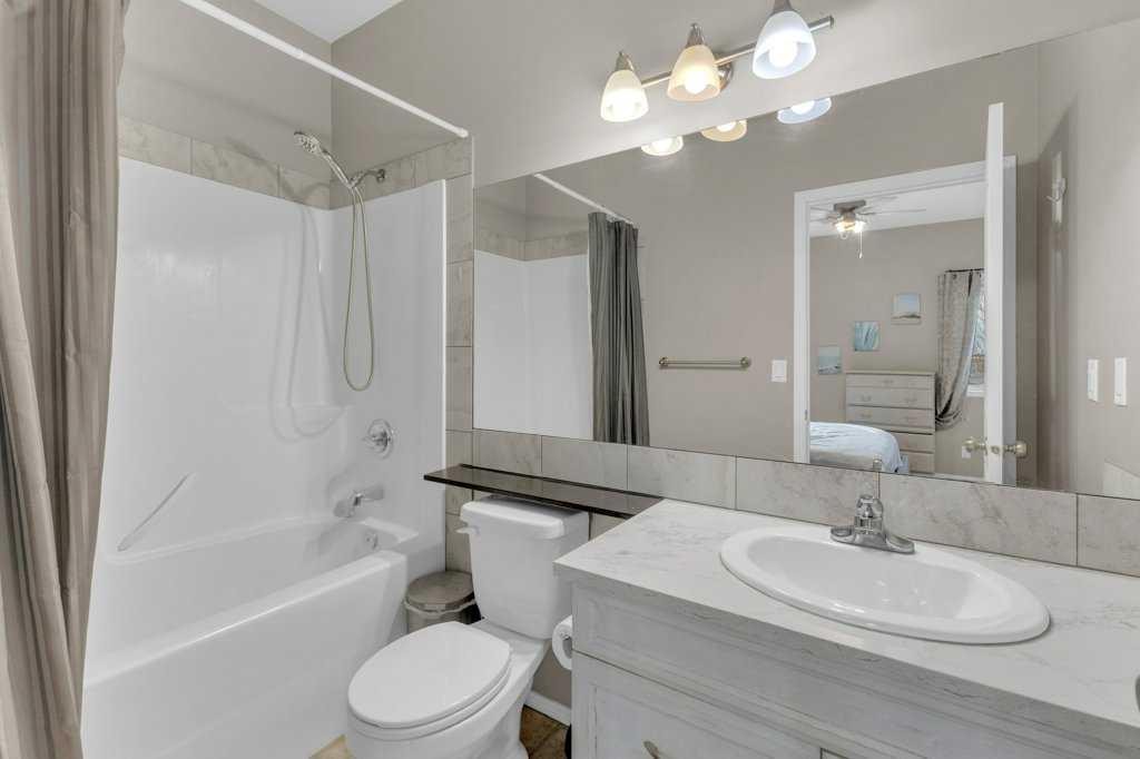 8 Horne Close, Sylvan Lake, AB