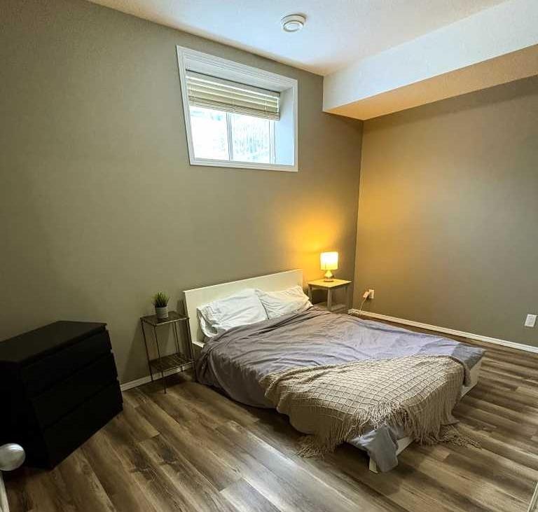 8 Horne Close, Sylvan Lake, AB