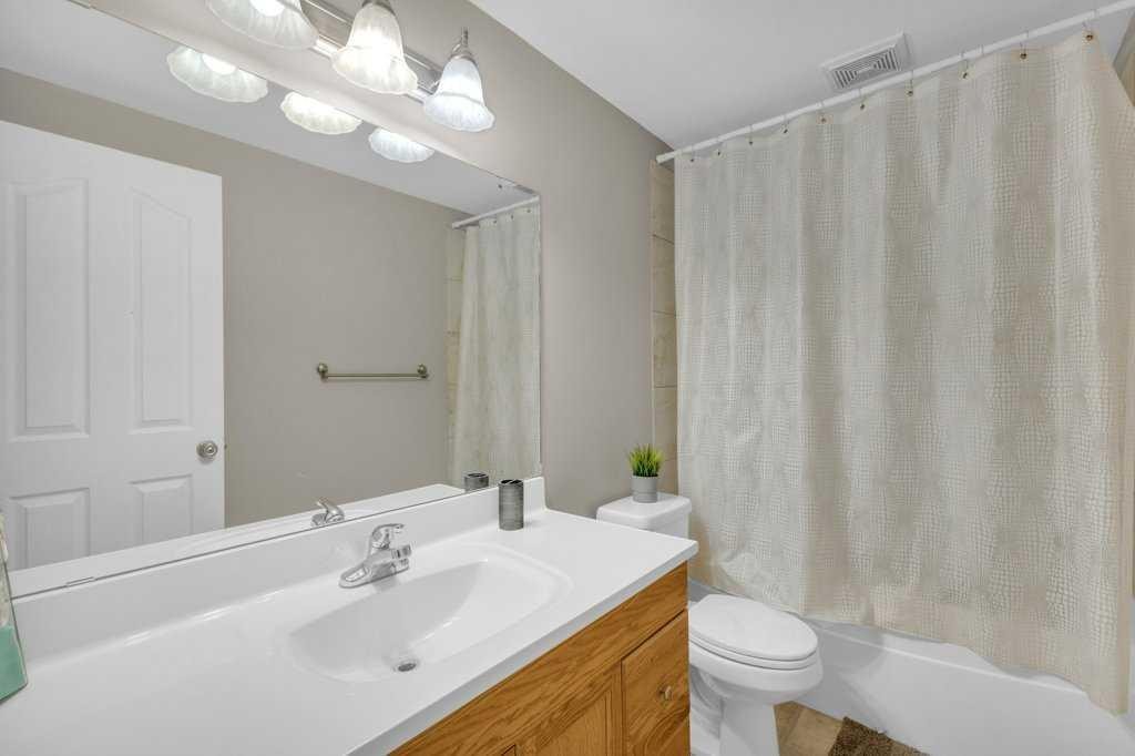 8 Horne Close, Sylvan Lake, AB