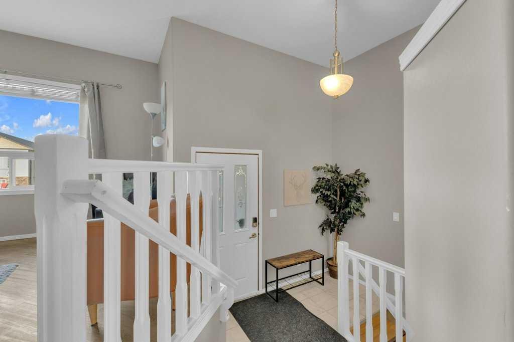 8 Horne Close, Sylvan Lake, AB