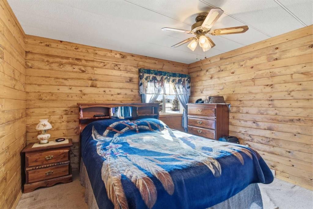 232003 Range Road 242, Namaka, AB - Indoor Photo Showing Bedroom