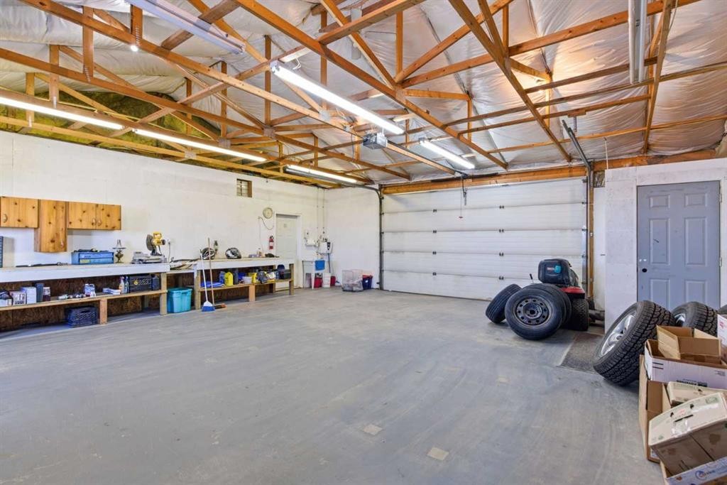 232003 Range Road 242, Namaka, AB - Indoor Photo Showing Garage