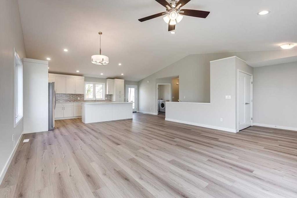 2 Evron Place, Trochu, AB - Indoor Photo Showing Kitchen