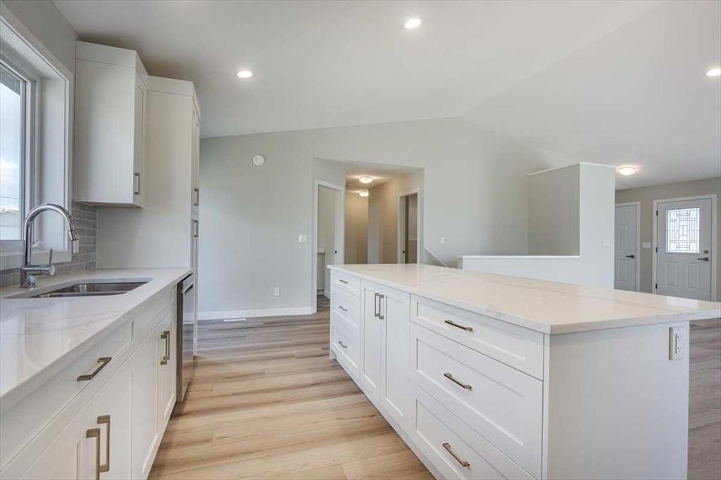 2 Evron Place, Trochu, AB - Indoor Photo Showing Kitchen