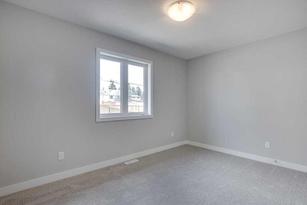 2 Evron Place, Trochu, AB - Indoor Photo Showing Other Room