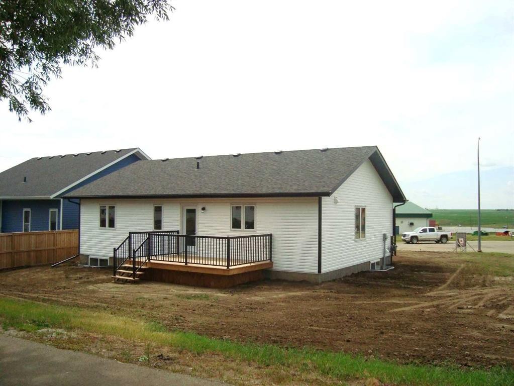 2 Evron Place, Trochu, AB - Outdoor With Deck Patio Veranda