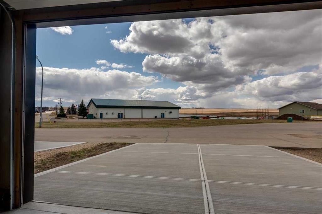 2 Evron Place, Trochu, AB - Outdoor