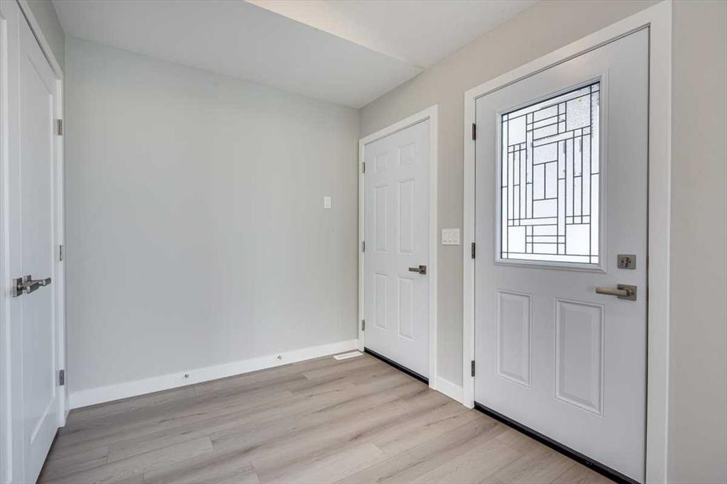 2 Evron Place, Trochu, AB - Indoor Photo Showing Other Room