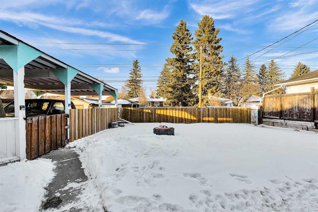 126 Springwood Drive Sw, Calgary, AB - Outdoor