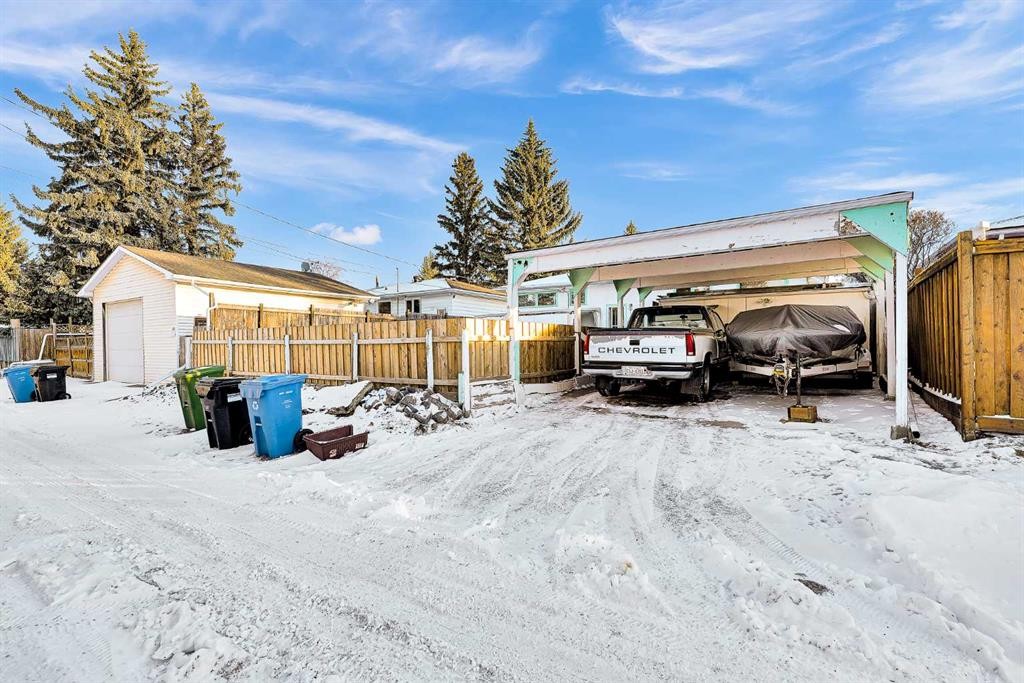 126 Springwood Drive Sw, Calgary, AB - Outdoor