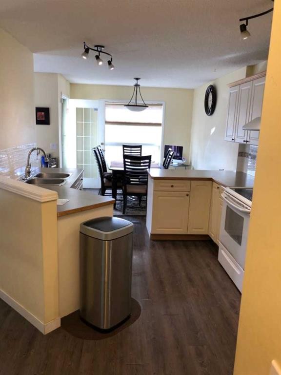 9436 Hidden Valley Drive Nw, Calgary, AB