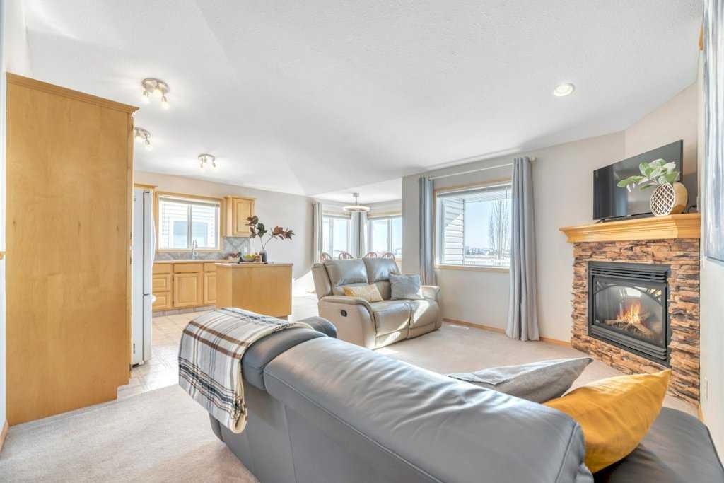 133 Parklane Drive, Strathmore, AB - Indoor Photo Showing Living Room With Fireplace
