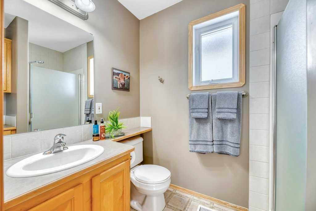 133 Parklane Drive, Strathmore, AB - Indoor Photo Showing Bathroom