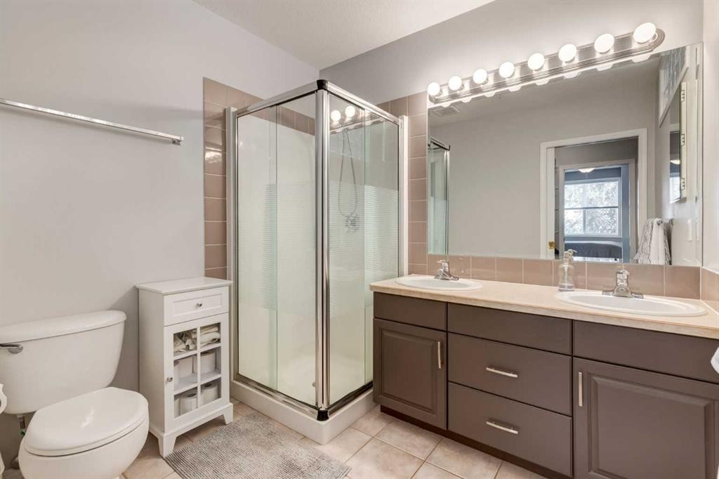 310-2134 Kensington Road Nw, Calgary, AB - Indoor Photo Showing Bathroom