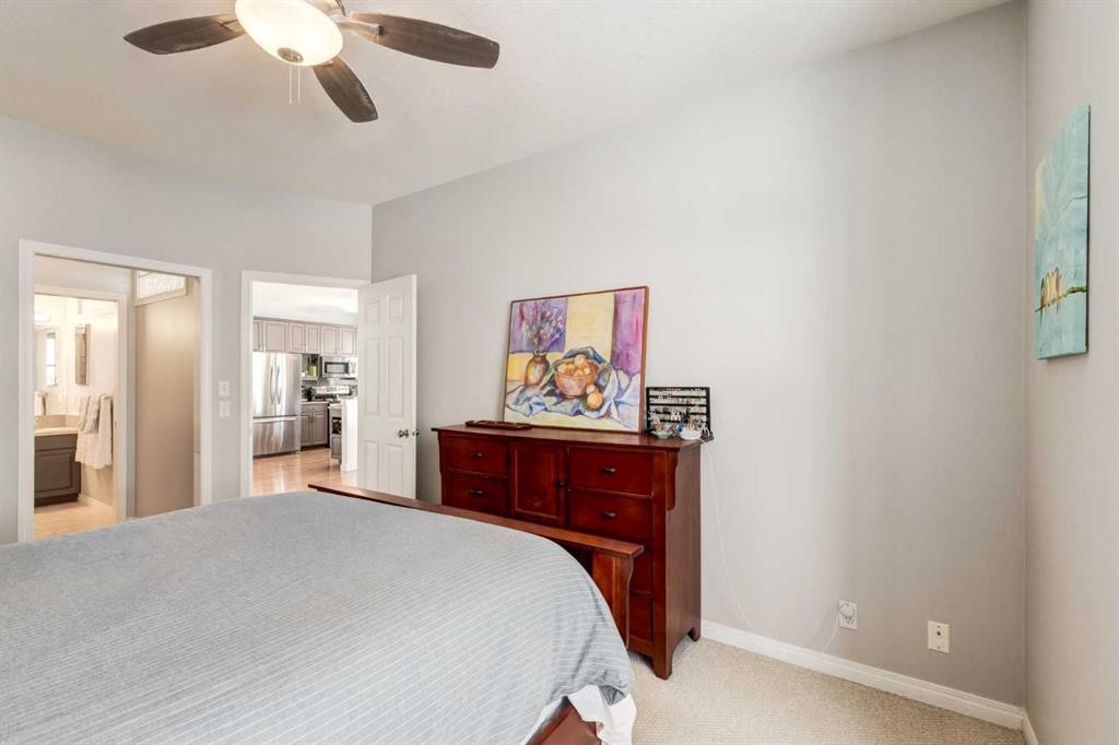 310-2134 Kensington Road Nw, Calgary, AB - Indoor Photo Showing Bedroom