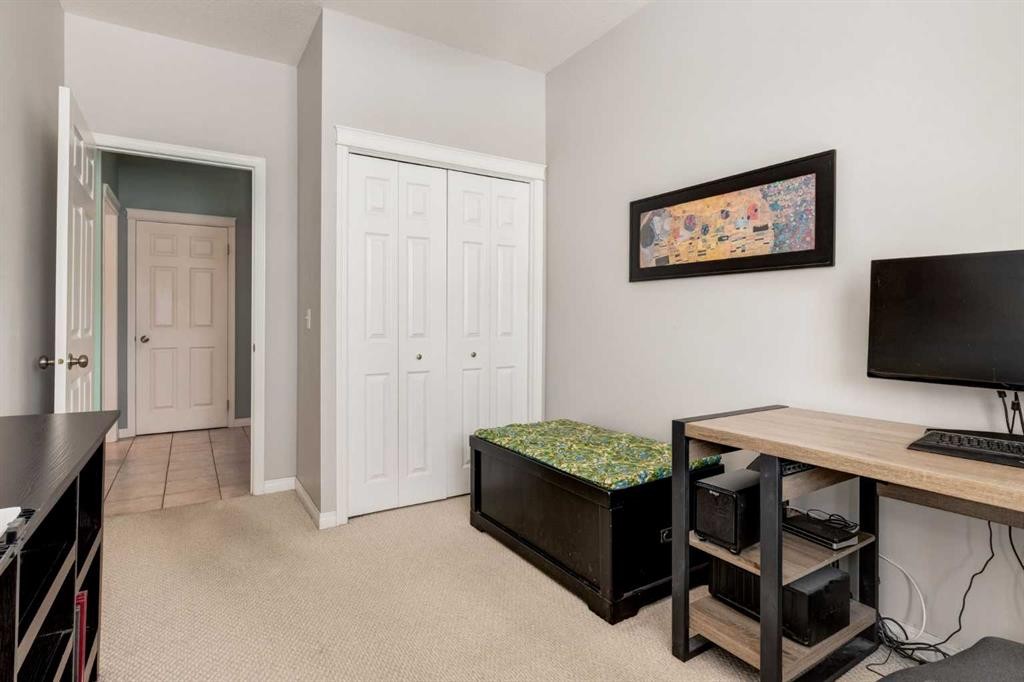 310-2134 Kensington Road Nw, Calgary, AB - Indoor