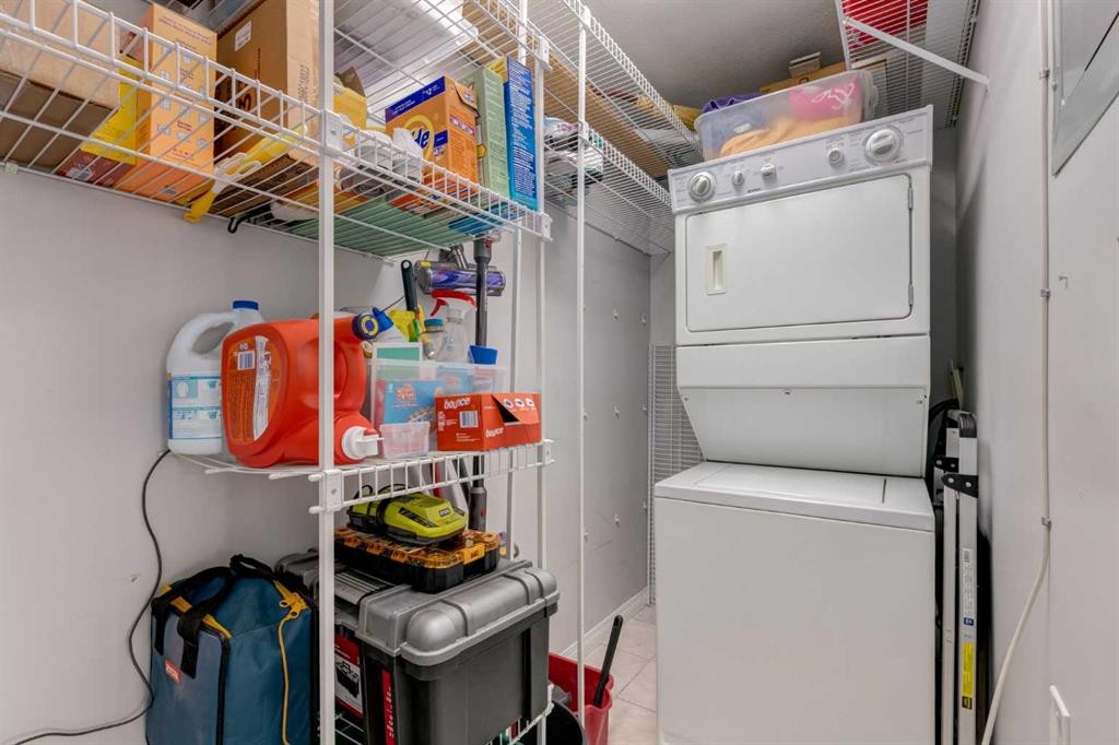 310-2134 Kensington Road Nw, Calgary, AB - Indoor Photo Showing Laundry Room