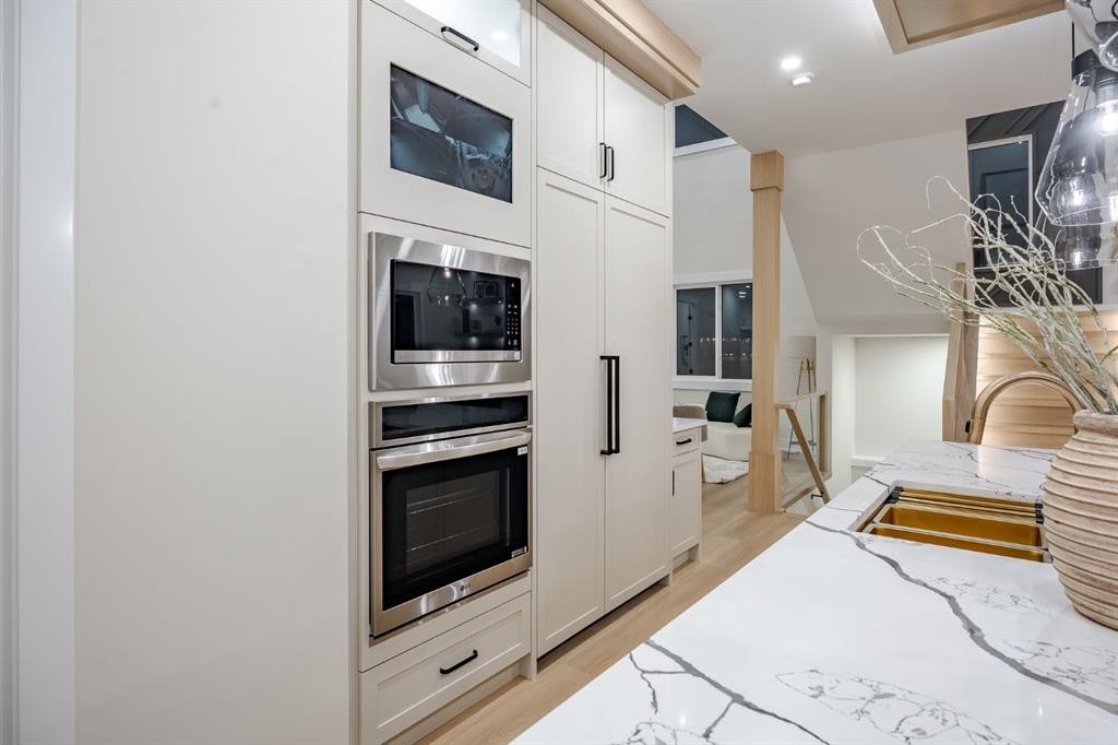 2057 Waterbury Road, Chestermere, AB - Indoor Photo Showing Kitchen