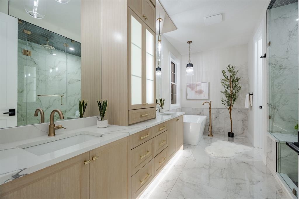 2057 Waterbury Road, Chestermere, AB - Indoor Photo Showing Bathroom