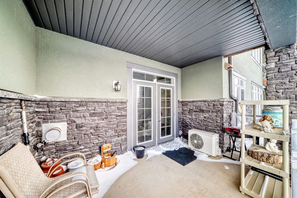 107-1005A Westmount Drive, Strathmore, AB - Outdoor