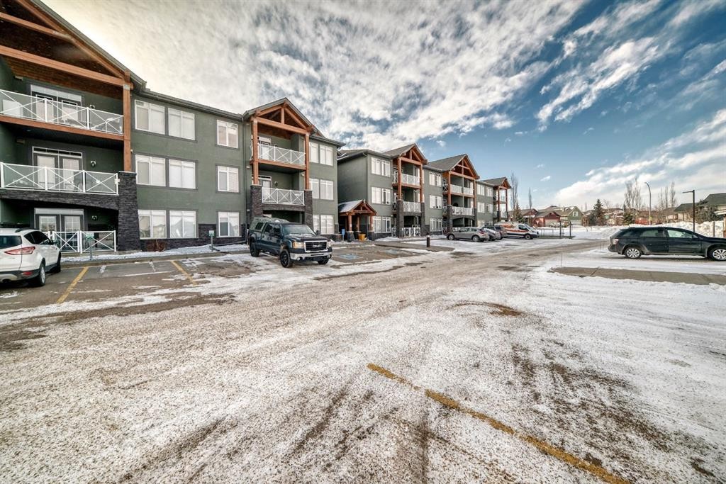 107-1005A Westmount Drive, Strathmore, AB - Outdoor