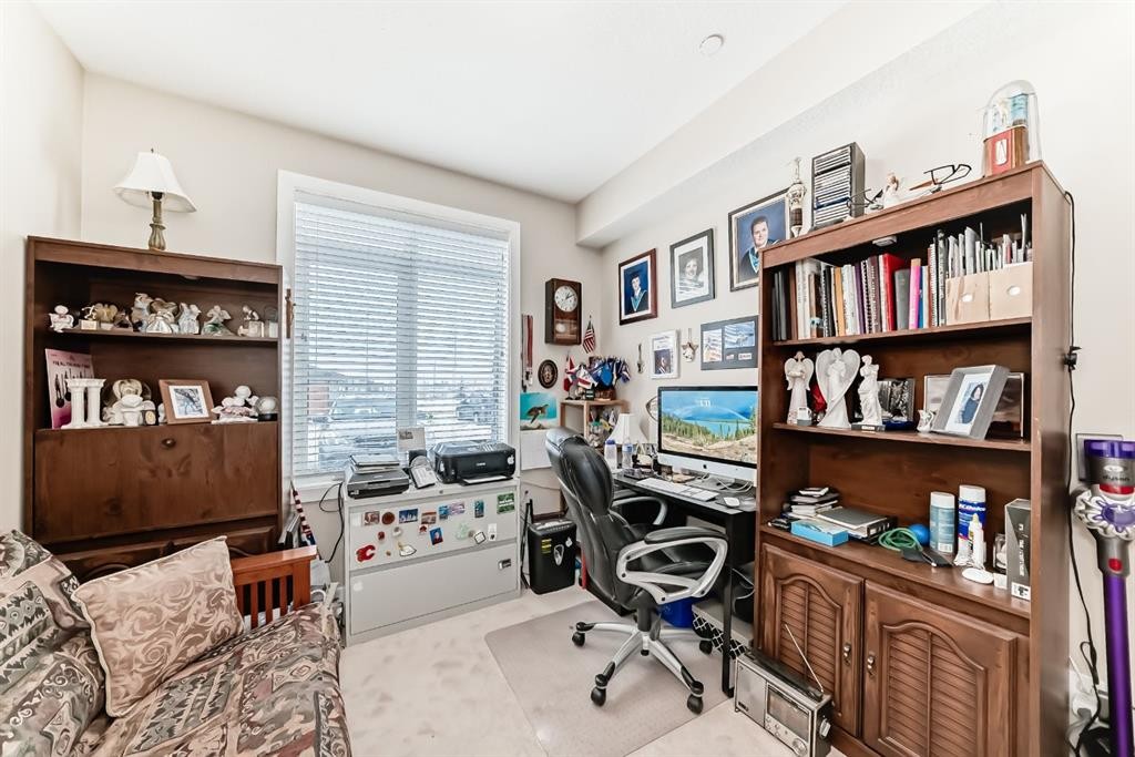 107-1005A Westmount Drive, Strathmore, AB - Indoor Photo Showing Office