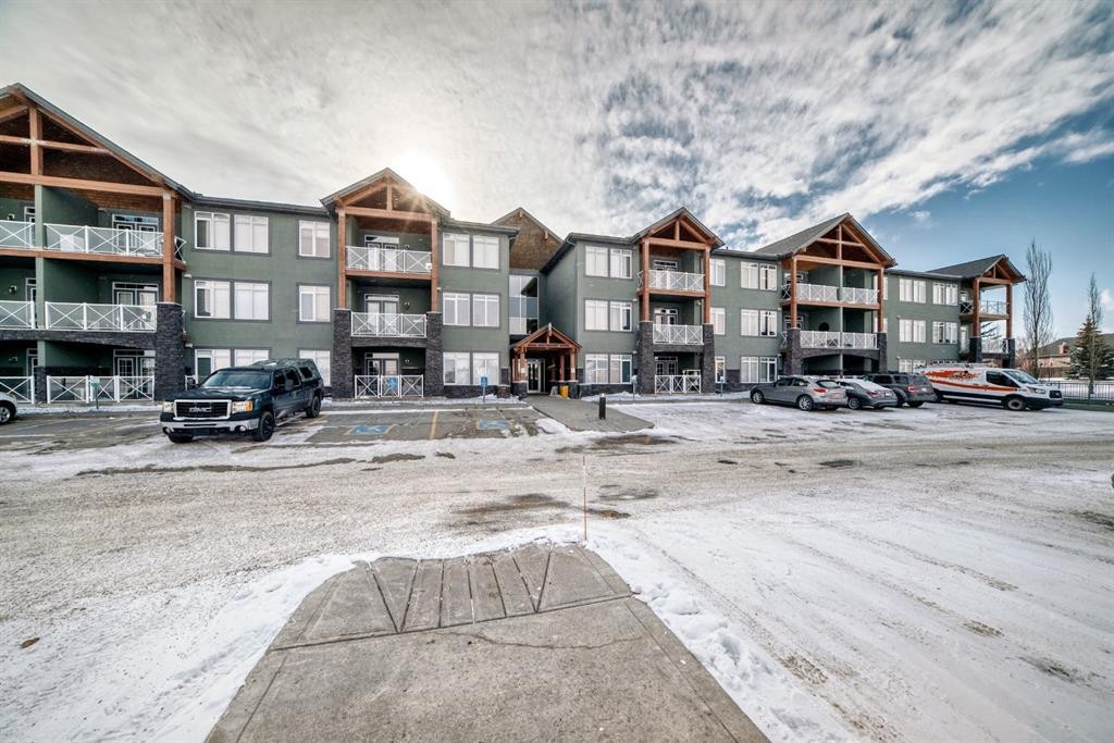 107-1005A Westmount Drive, Strathmore, AB - Outdoor With Facade